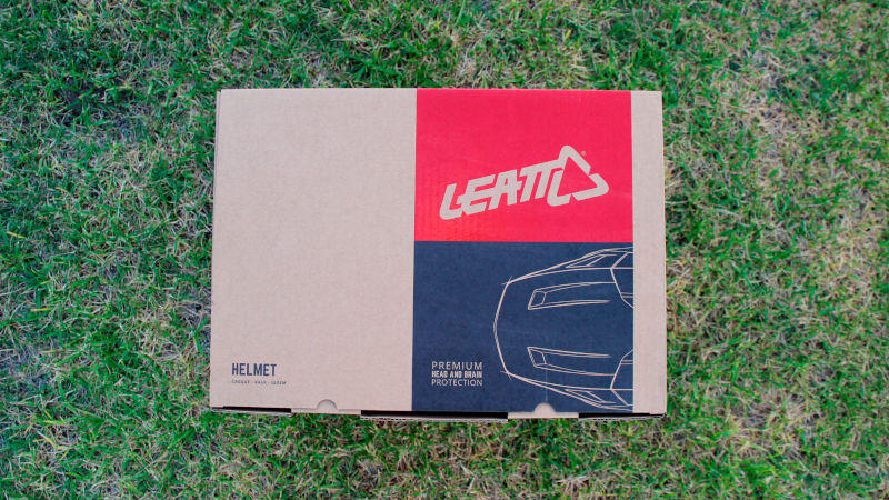 Packaging of the Leatt 7.5 helmet