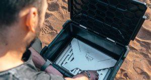 Front Runner BBQ/Fire Pit & Wolf Pack Pro Kit – Review Craig opens the Front Runner Wolf Pack Pro box to reveal the BBQ/Fire Pit braai.