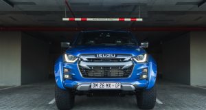 Isuzu D-Max Arctic AT35 takes on Ford Ranger Raptor Isuzu D-Max Arctic AT35