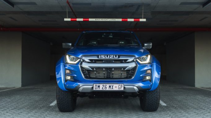 Isuzu D-Max Arctic AT35 takes on Ford Ranger Raptor Isuzu D-Max Arctic AT35