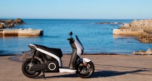 Silence S01 electric scooter – Review Silence S01 at Kleinmond harbour's jetty