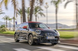 New electric MINI can drive farther and accelerate faster